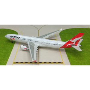 Qantas 澳洲航空 Airbus A330-300 VH-QPA 澳洲航空80周年 PH11147 Phoenix 1:400