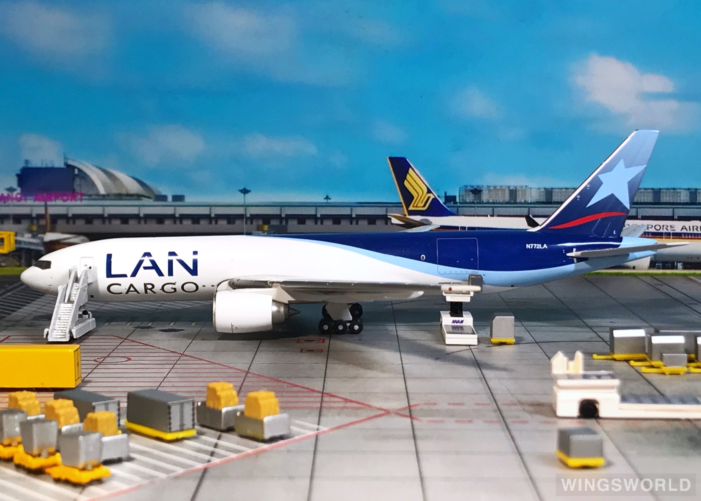 Geminijets 1:400 GJLAN949 LAN Airlines 智利航空 Boeing 777-200LR N772LA