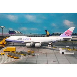China Airlines 中华航空 Boeing 747-400 B-18709 1997s colors. 