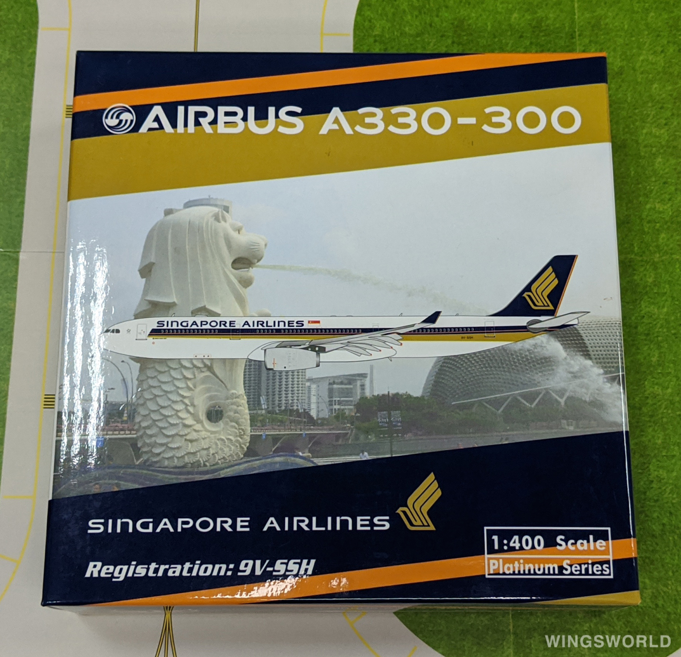 Phoenix 1:400 PH11212 Singapore Airlines 新加坡航空 Airbus A330-300 9V-SSH