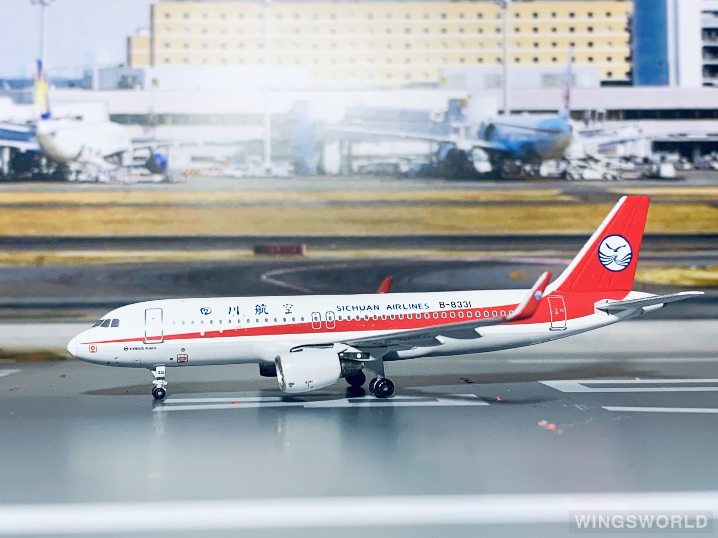 Pandamodel 1:400 PM-B-8331 Sichuan Airlines 四川航空 Airbus A320 B-8331