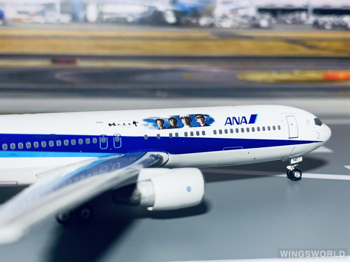 Phoenix 1:400 PH10373B ANA 全日空 Boeing 767-300 JA8342
