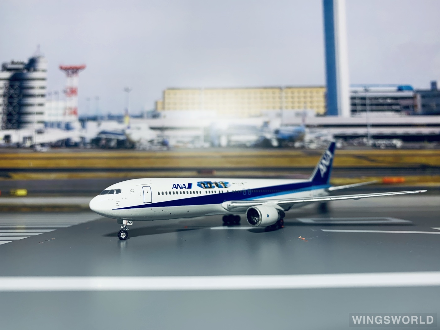 Phoenix 1:400 Boeing 767-300 ANA 全日空PH10373B JA8342 的照片作者