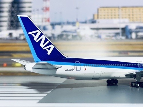 ANA 全日空 Boeing 767-300 JA8324 PH10274 Phoenix 1:400