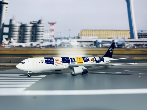ANA 全日空 Boeing 767-300 JA8290 星空联盟 BB4-2002-04 Big Bird 1:400