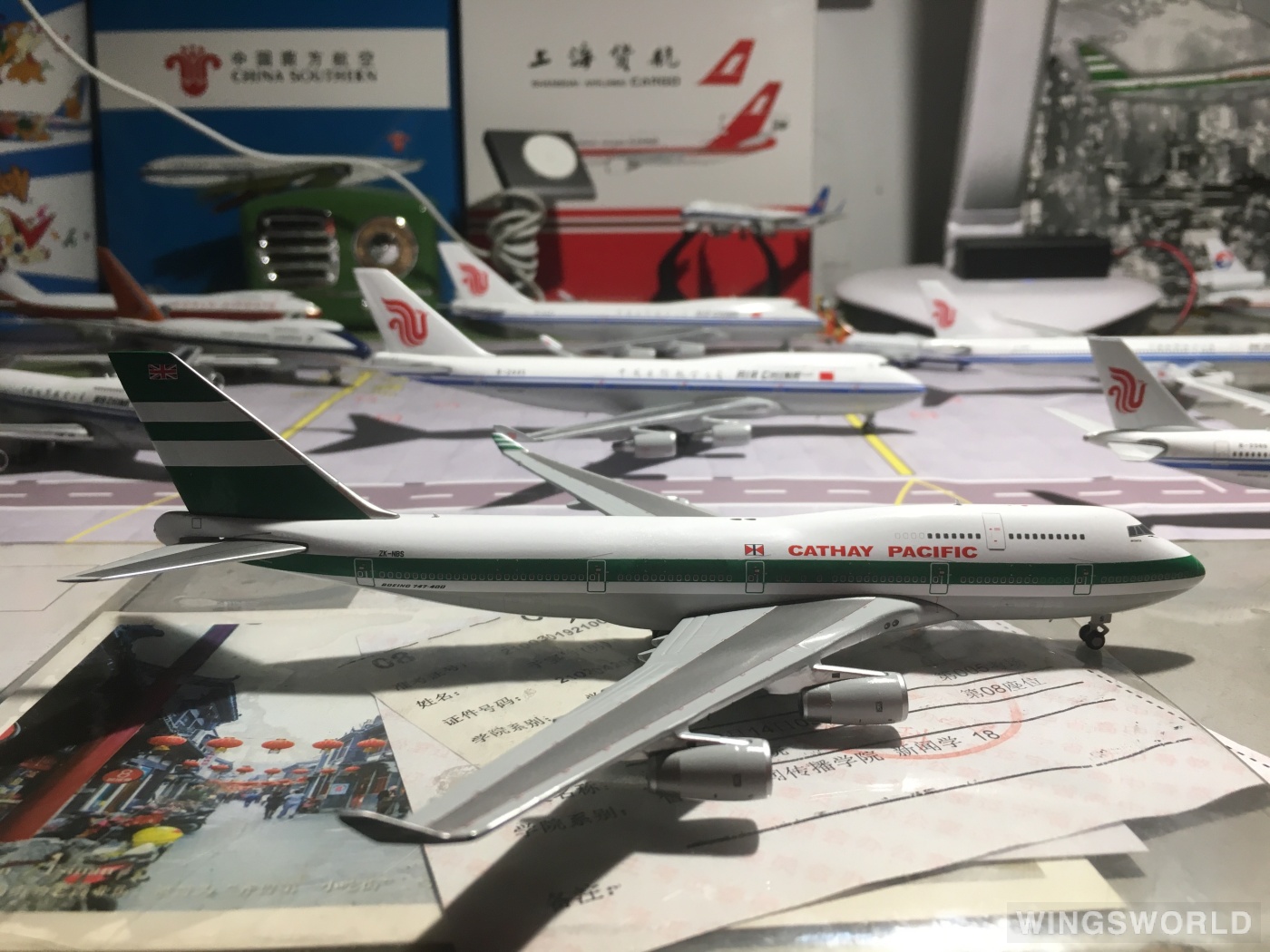 Kai Tak Wings 1:400 KTW4744001 Cathay Pacific 国泰航空 Boeing 747-400 ZK-NBS