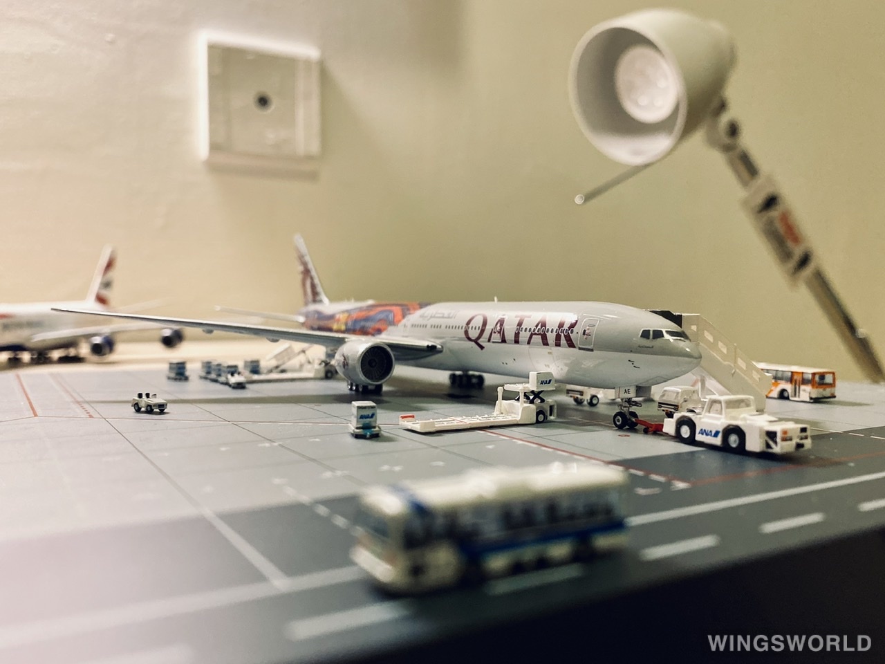 Phoenix 1:400 PH10919 Qatar 卡塔尔航空 Boeing 777-300ER A7-BAE