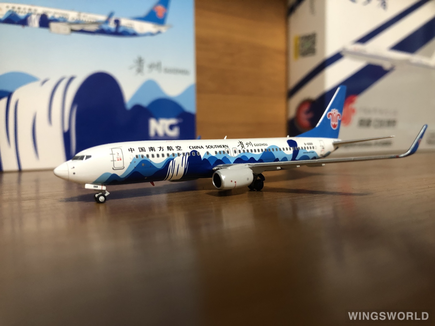 NGmodels 1:400 NG58012 China Southern 中国南方航空 Boeing 737-800 B-6068