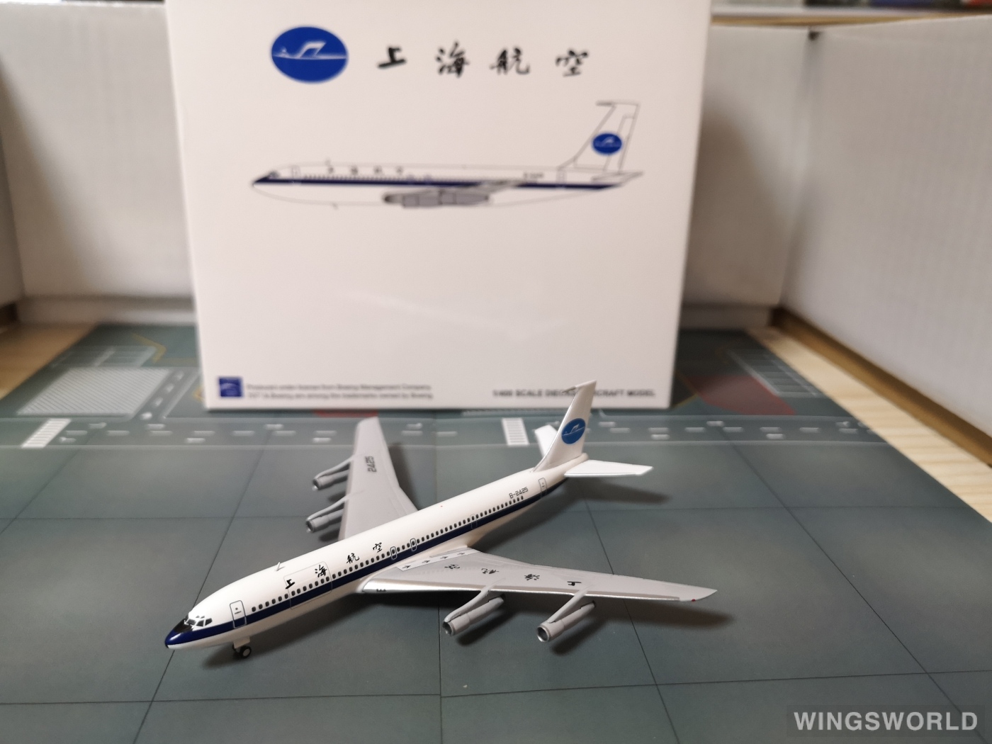 JC Wings 1:400 XX4137 Shanghai Airlines 上海航空 Boeing 707-300 B-2425