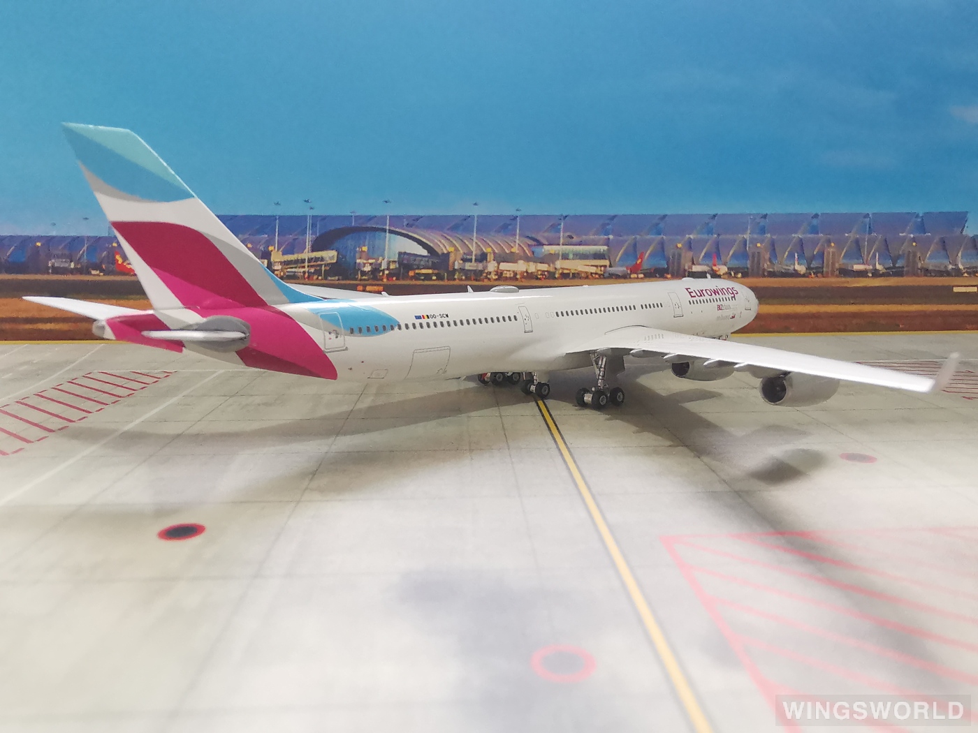 Phoenix 1:400 PH04205 Eurowings 欧洲之翼航空 Airbus A340-300 OO-SCW