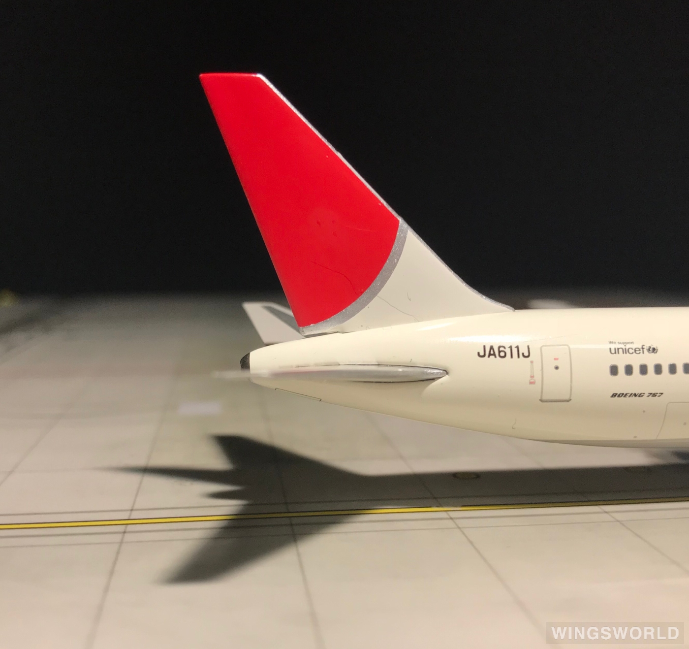 Phoenix 1:400 PH10519 Japan Airlines 日本航空 Boeing 767-300 JA611J