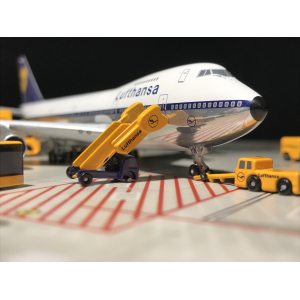 Lufthansa 汉莎航空 Boeing 747-200 D-ABYK 1970s colors. Named 