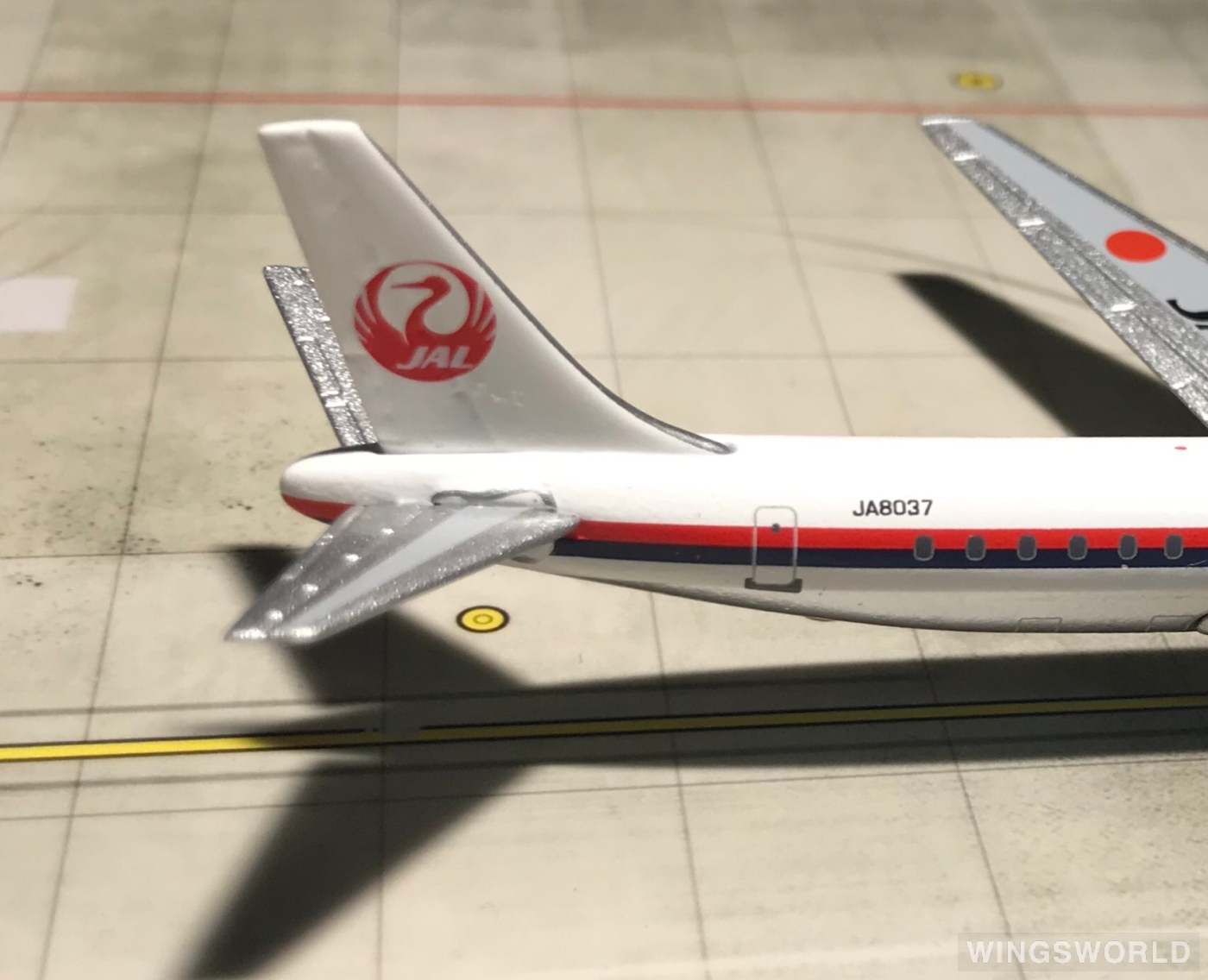 Big Bird 1:400 BB4-2004-12B Japan Airlines 日本航空 Douglas DC-8 JA8037
