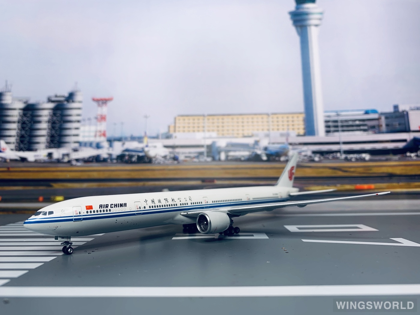 Phoenix 1:400 PH10543 Air China 中国国际航空 Boeing 777-300ER B-2085
