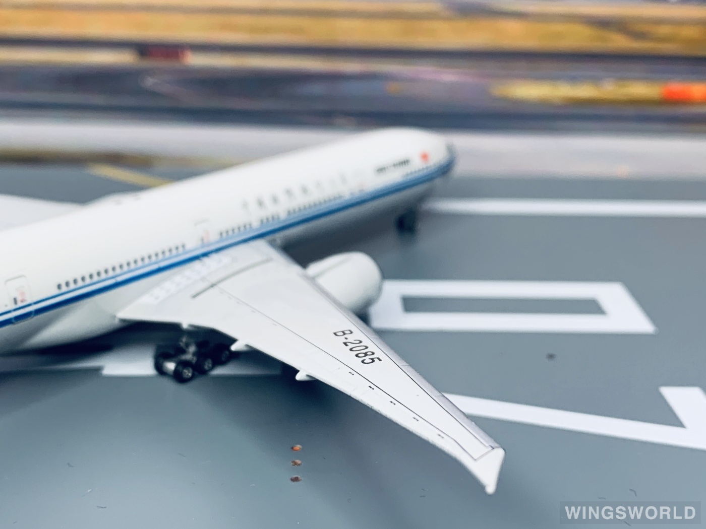 Phoenix 1:400 PH10543 Air China 中国国际航空 Boeing 777-300ER B-2085
