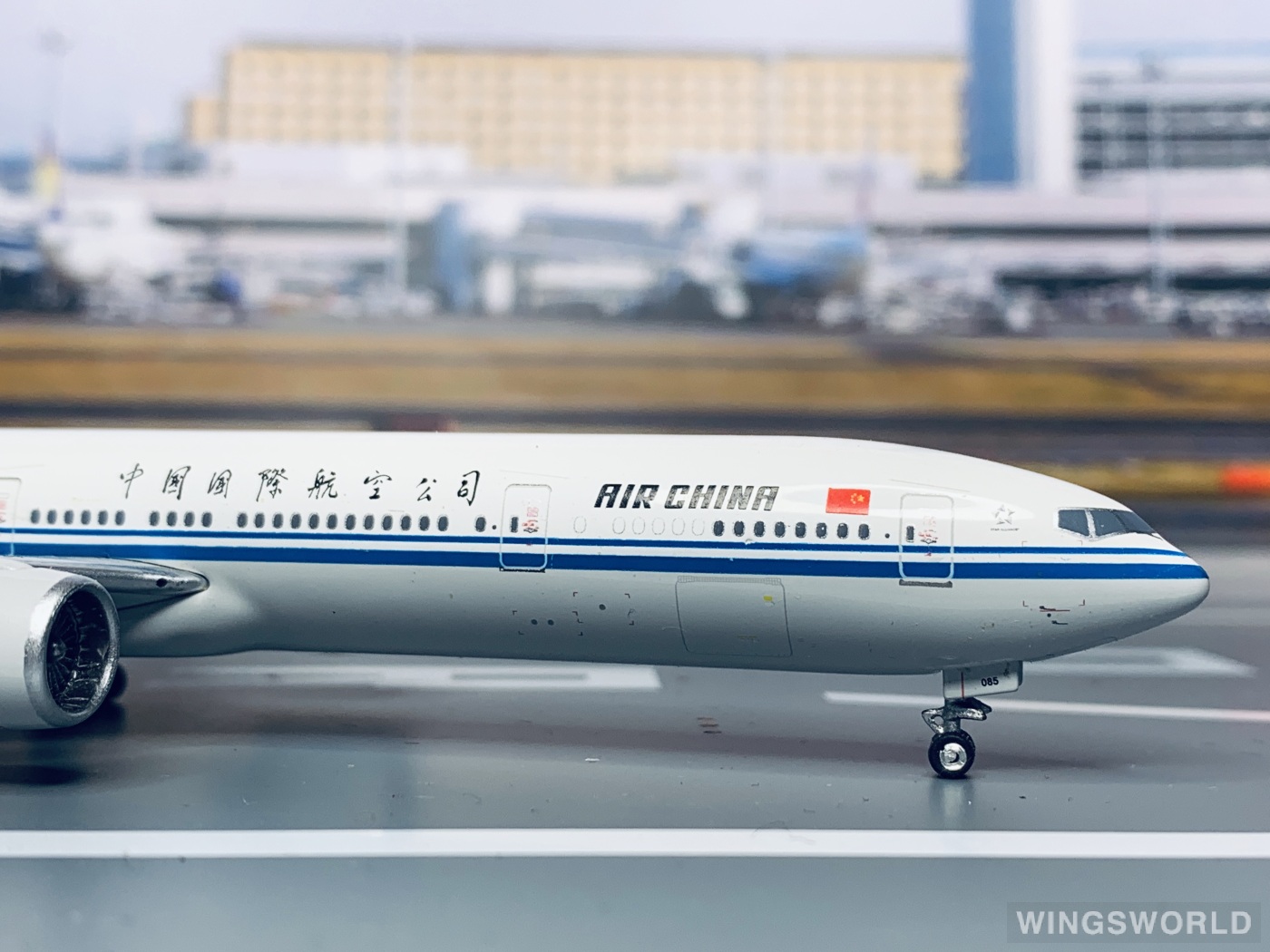 Phoenix 1:400 PH10534 Air China 中国国际航空 Boeing 777-300ER B-2085