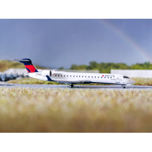 Delta Air Lines 达美航空 Bombardier CRJ700 N708EV  GJDAL1735 Geminijets 1:400