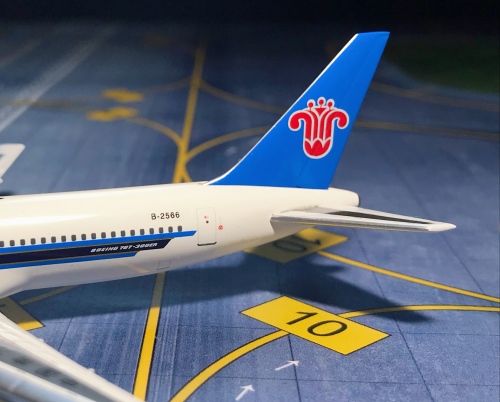 China Southern 中国南方航空 Boeing 767-300 B-2566  JM76702 BlueAngle 1:400