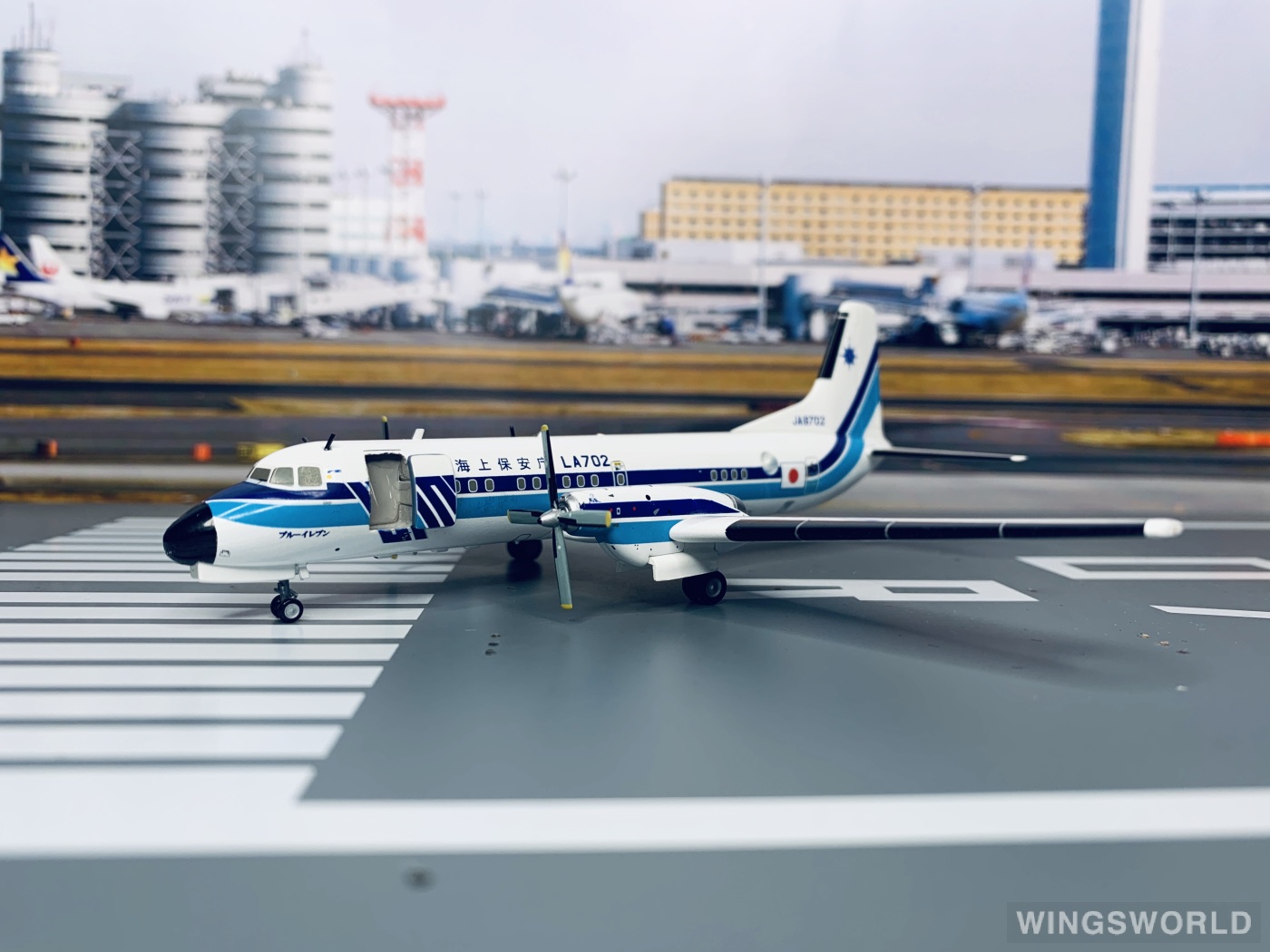 Hogan 1:200 YS21142 Japan Coast Guard 海上保安厅 NAMC YS-11 JA8702