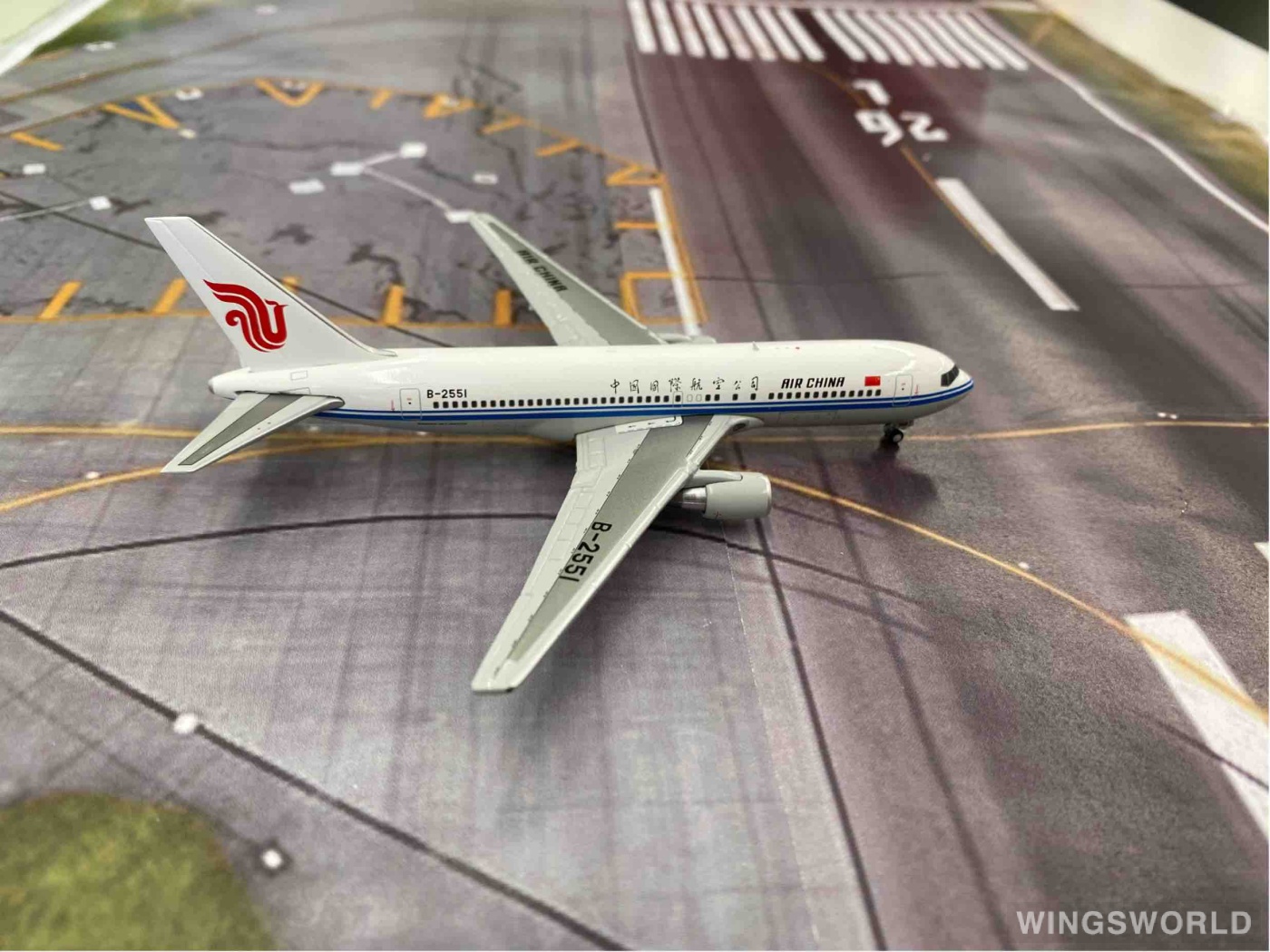 JC Wings 1:400 KD4094 Air China 中国国际航空 Boeing 767-200 B-2551