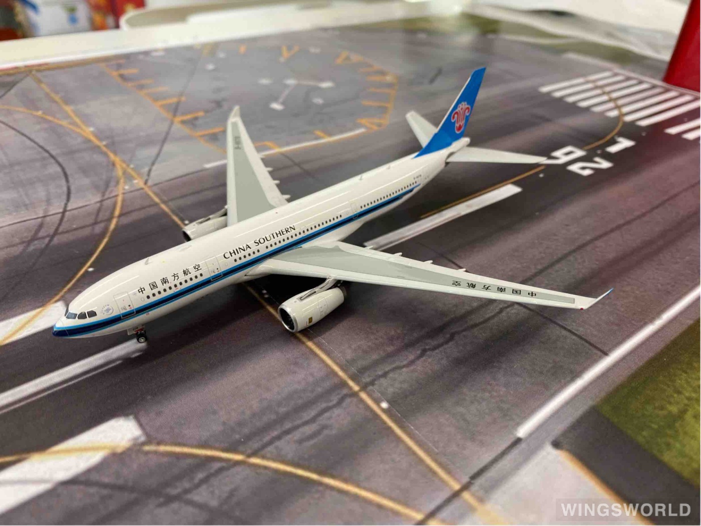 Phoenix 1:400 PH11320 China Southern 中国南方航空 Airbus A330-200 B-6078