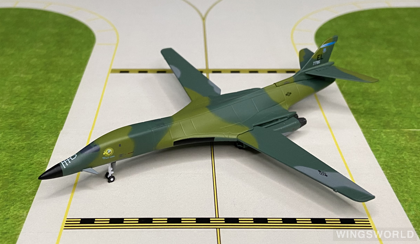 Dragon Models 1:400 56225 USAF 美国空军 Rockwell B-1 EL 779S