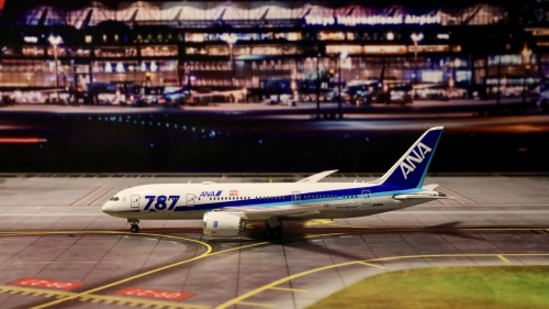 Phoenix 1:400 Boeing 787-8 ANA 全日空PH04303 JA814A 的相册- 飞机