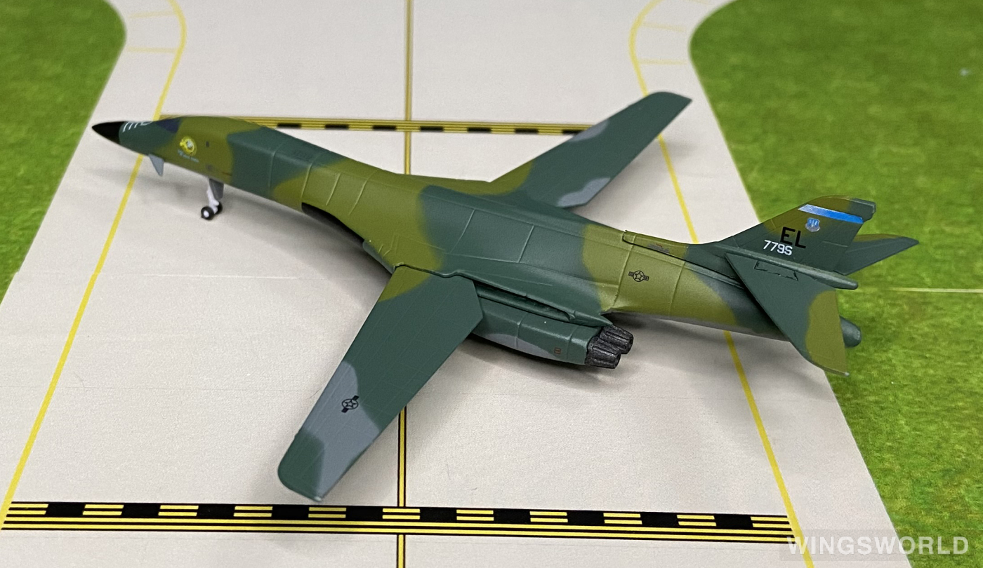 Dragon Models 1:400 56225 USAF 美国空军 Rockwell B-1 EL 779S