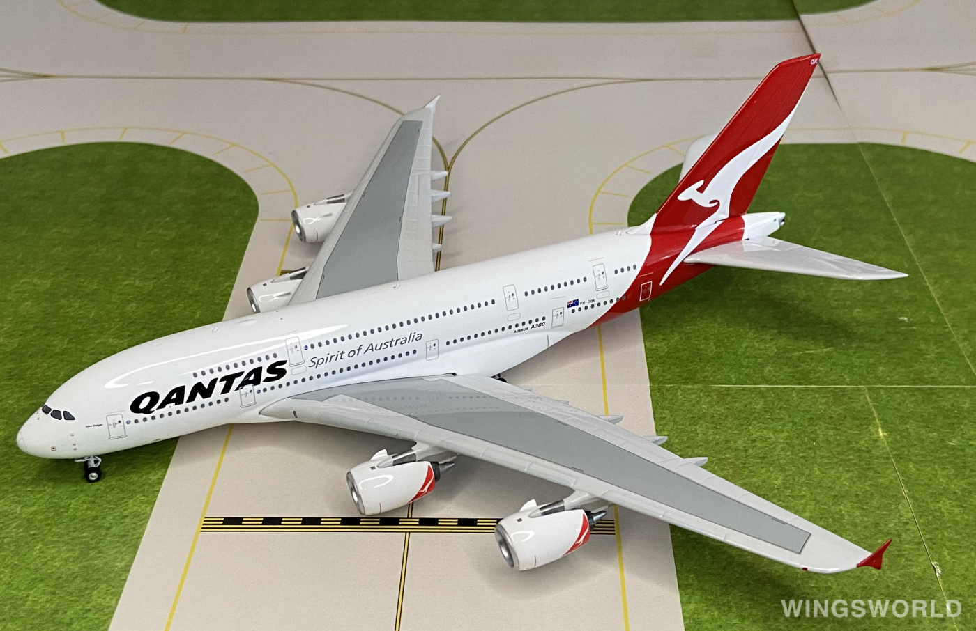 Phoenix 1:400 PH04155 Qantas 澳洲航空 Airbus A380-800 VH-OQK