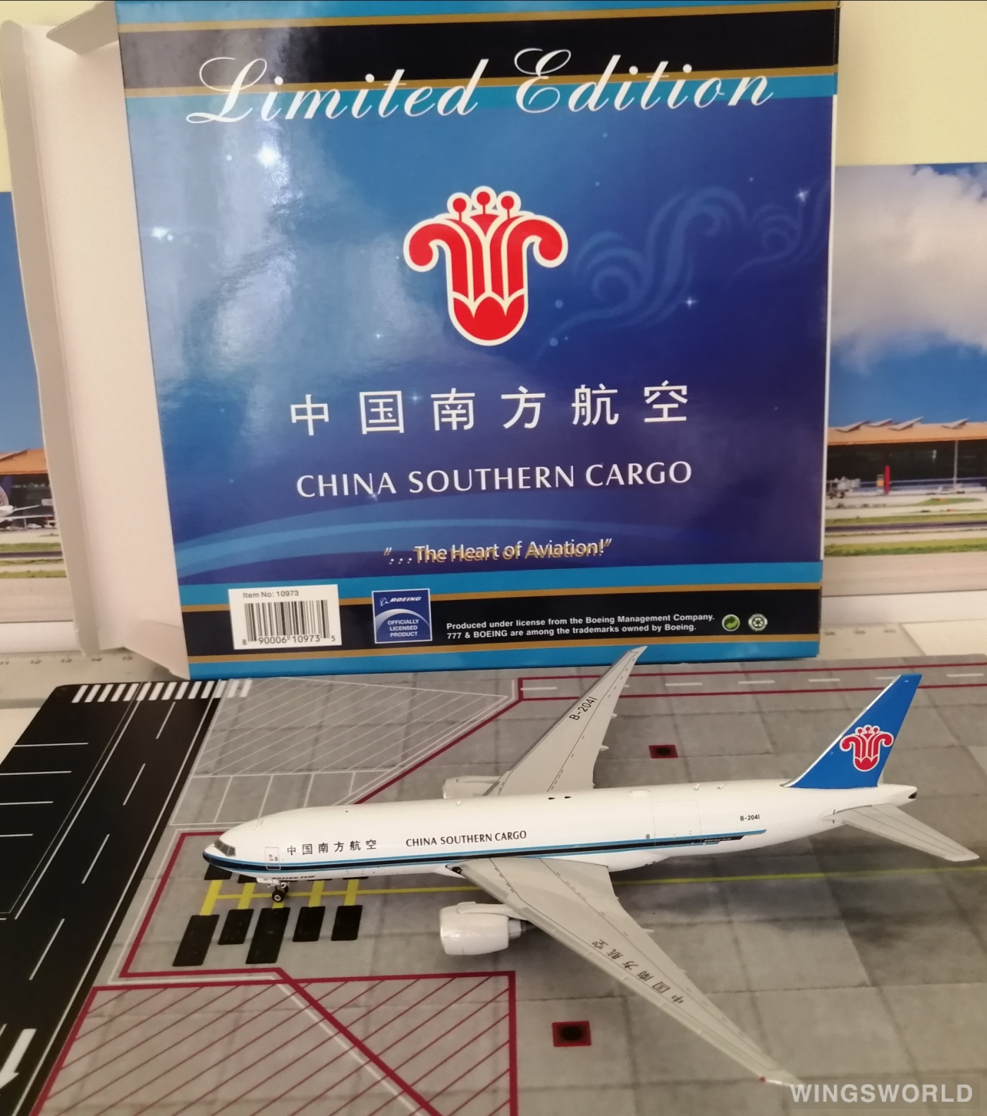 Phoenix 1:400 PH10973 China Southern 中国南方航空 Boeing 777F B-2041