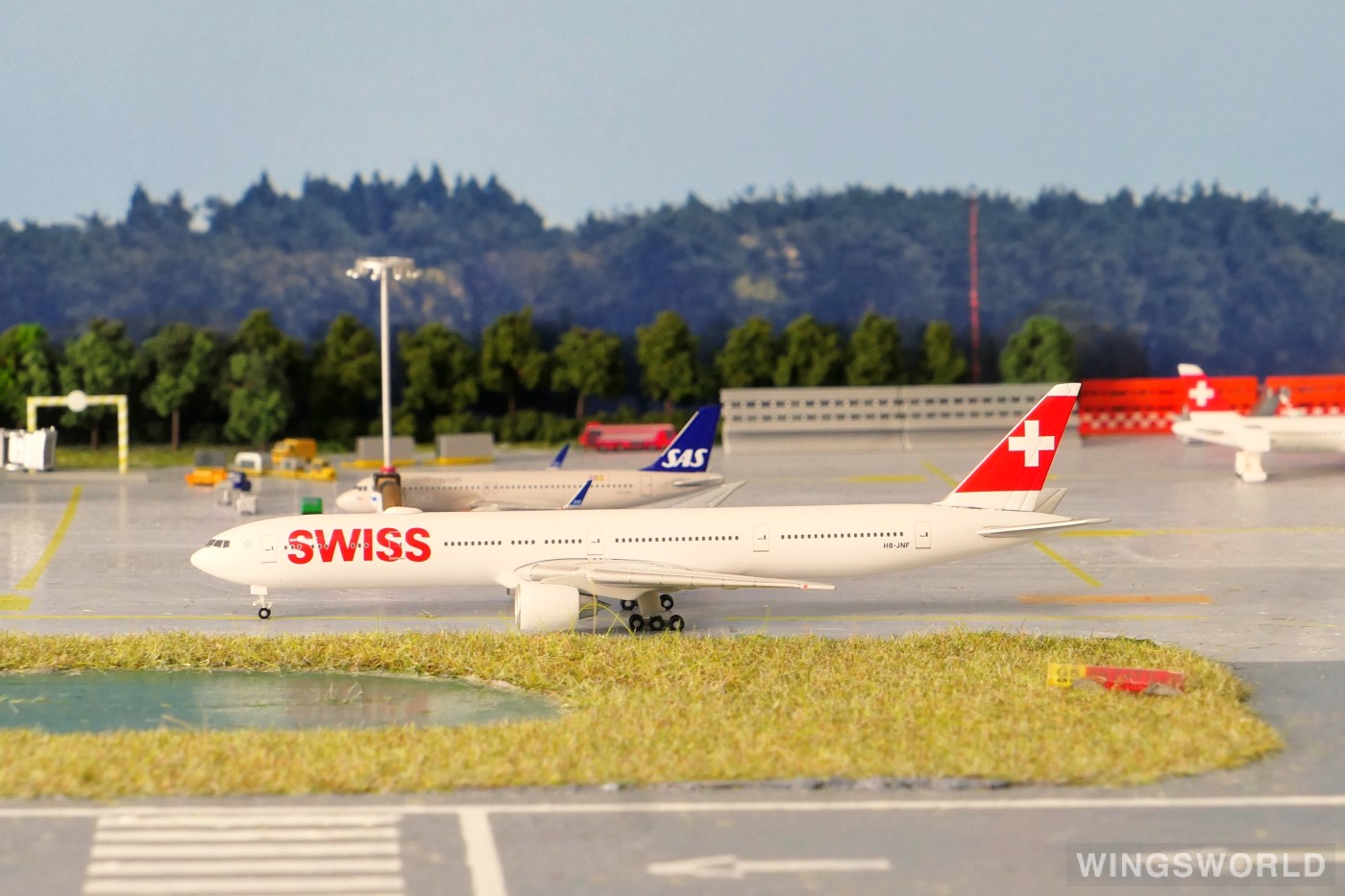Herpa 1:500 529136-001 Swiss 瑞士国际航空 Boeing 777-300 HB-JNF