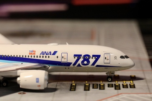 Phoenix 1:400 Boeing 787-8 ANA 全日空PH04303 JA814A 的相册- 飞机