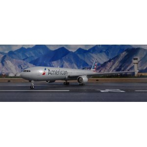 American Airlines 美国航空 Boeing 777-300ER N720AN  GJAAL1580 Geminijets 1:400