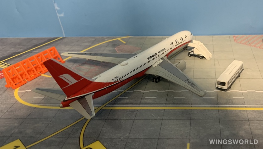 JC Wings 1:400 XX4028 Shanghai Airlines 上海航空 Boeing 767-300 B-2563