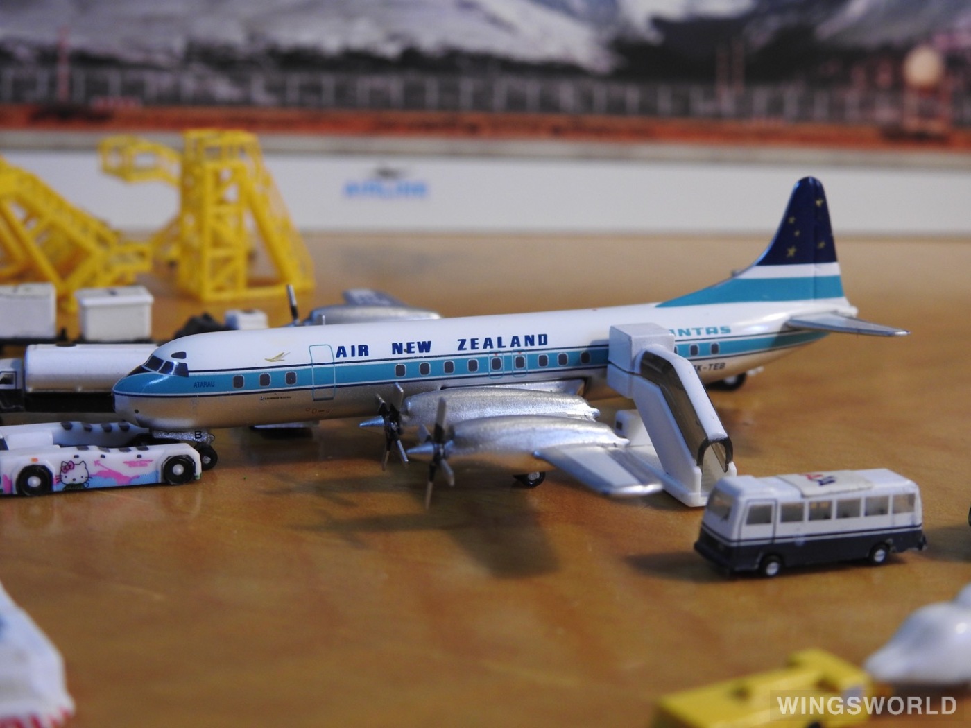 AeroClassics 1:400 ACZKTEB Air New Zealand 新西兰航空 Lockheed L-188 Electra ZK-TEB