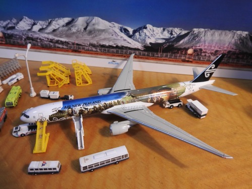 Air New Zealand 新西兰航空 Boeing 777-300ER ZK-OKP 霍比特人彩绘 XX4317 JC Wings 1:400