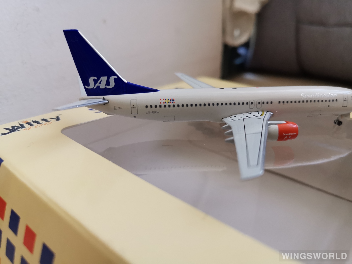 Witty 1:400 WT4738002 SAS 北欧航空 Boeing 737-800 LN-RRW
