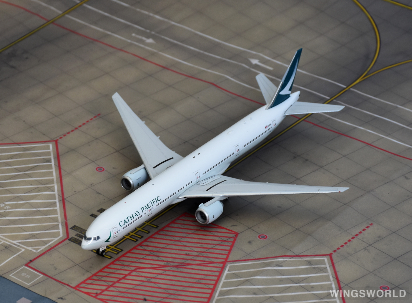 Phoenix 1:400 PH04250 Cathay Pacific 国泰航空 Boeing 777-300 B-HNO