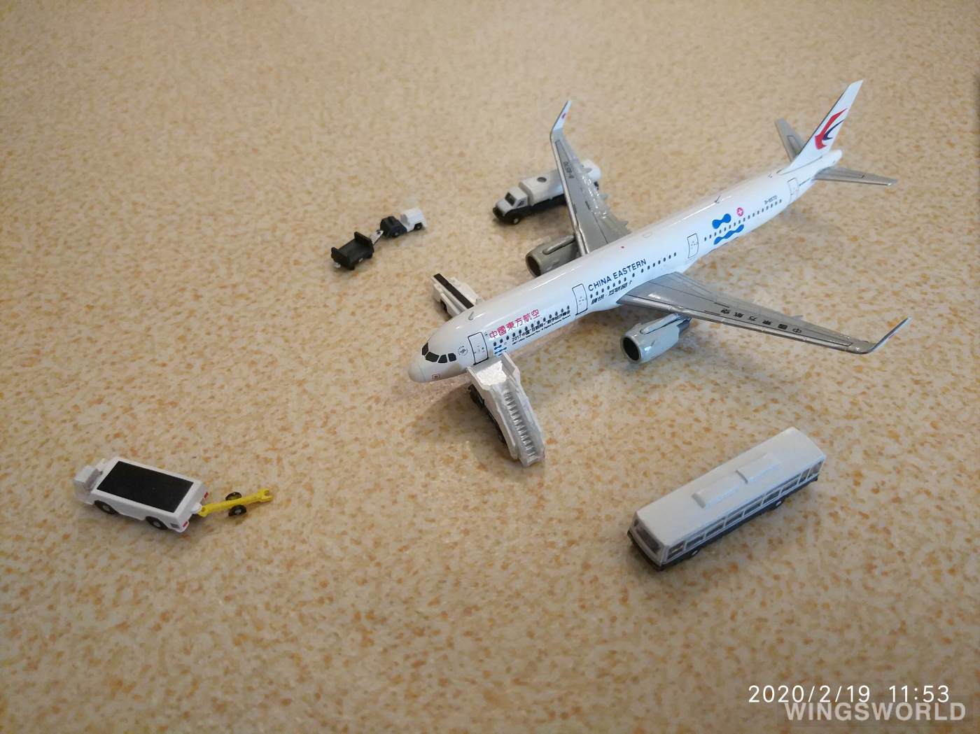 JC Wings 1:400 KD4091 China Eastern 中国东方航空 Airbus A321 B-8570
