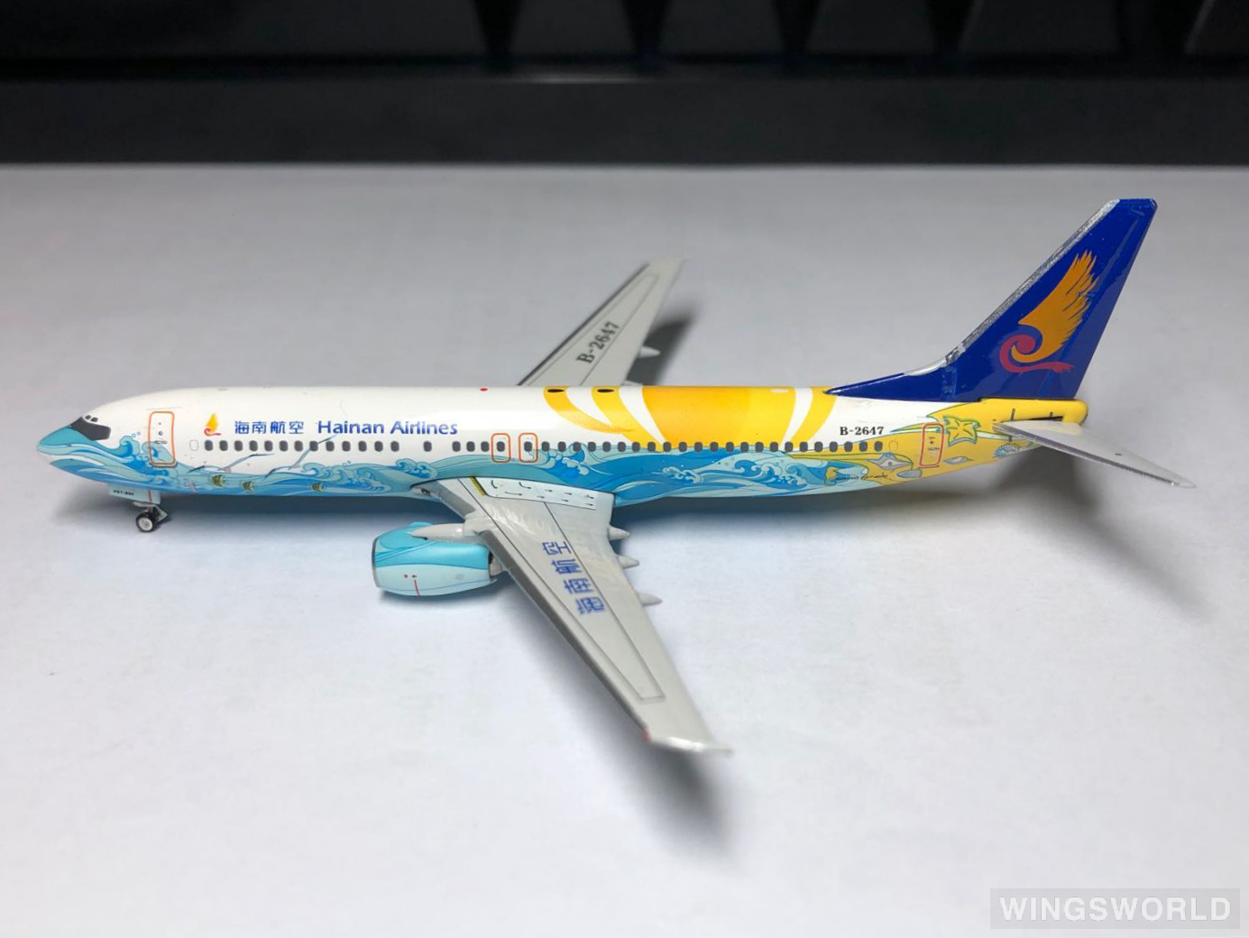 Phoenix 1:400 PH10643 Hainan Airlines 海南航空 Boeing 737-800 B-2647