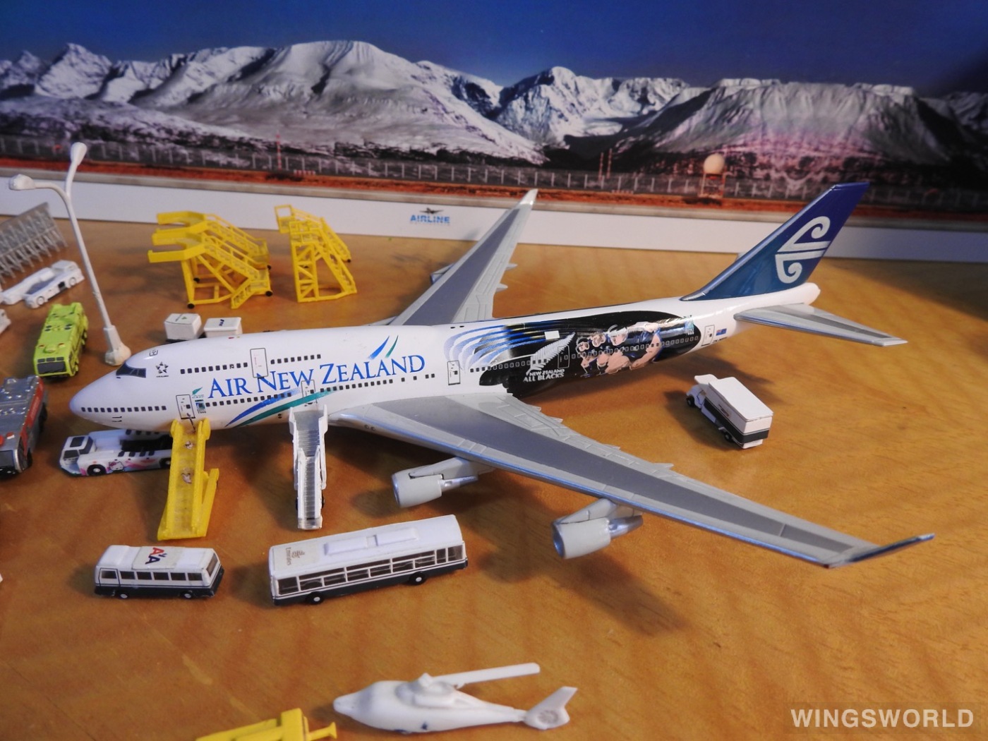 TucanoLine 1:400 84022001 Air New Zealand 新西兰航空 Boeing 747-400 ZK-NBW