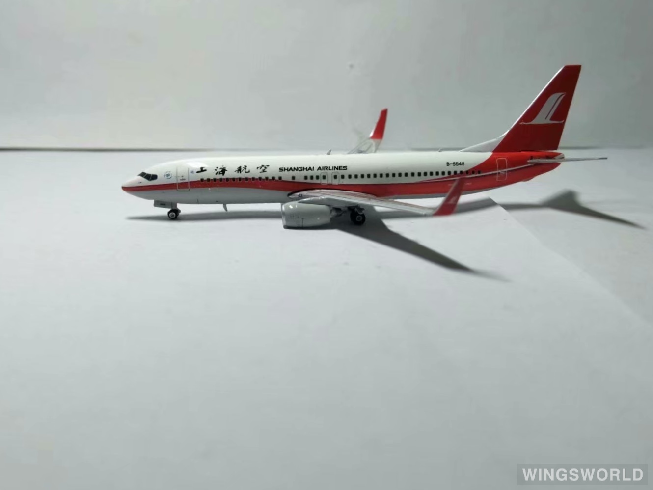 Phoenix 1:400 PH10922 Shanghai Airlines 上海航空 Boeing 737-800 B-5548