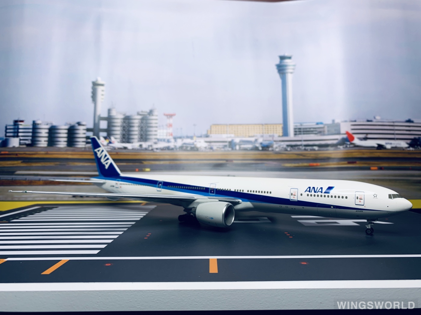 Hogan 1:200 Boeing 777-300ER ANA 全日空NH20013 JA732A 的照片作者