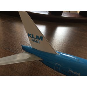 KLM 荷兰皇家航空 Boeing 777-300 PH-BVB  XX2447 JC Wings 1:200