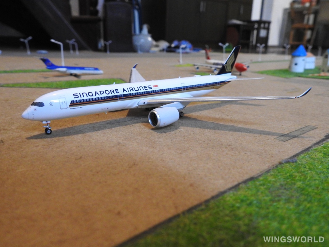 Phoenix 1:400 PH04217 Singapore Airlines 新加坡航空 Airbus A350-900 9V-SMI