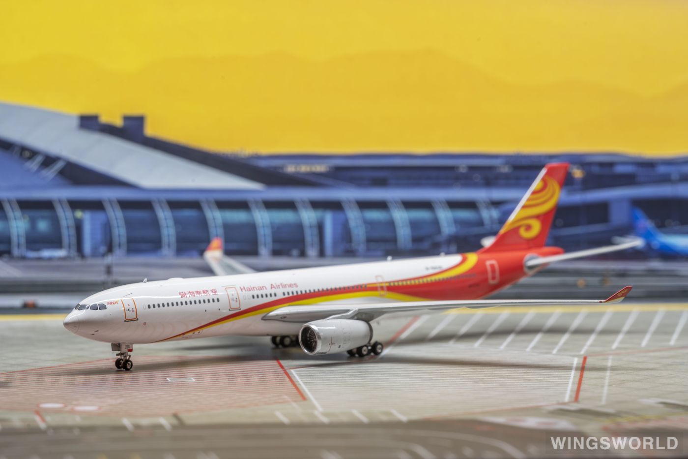 Phoenix 1:400 PH10870 Hainan Airlines 海南航空 Airbus A330-300 B-5935