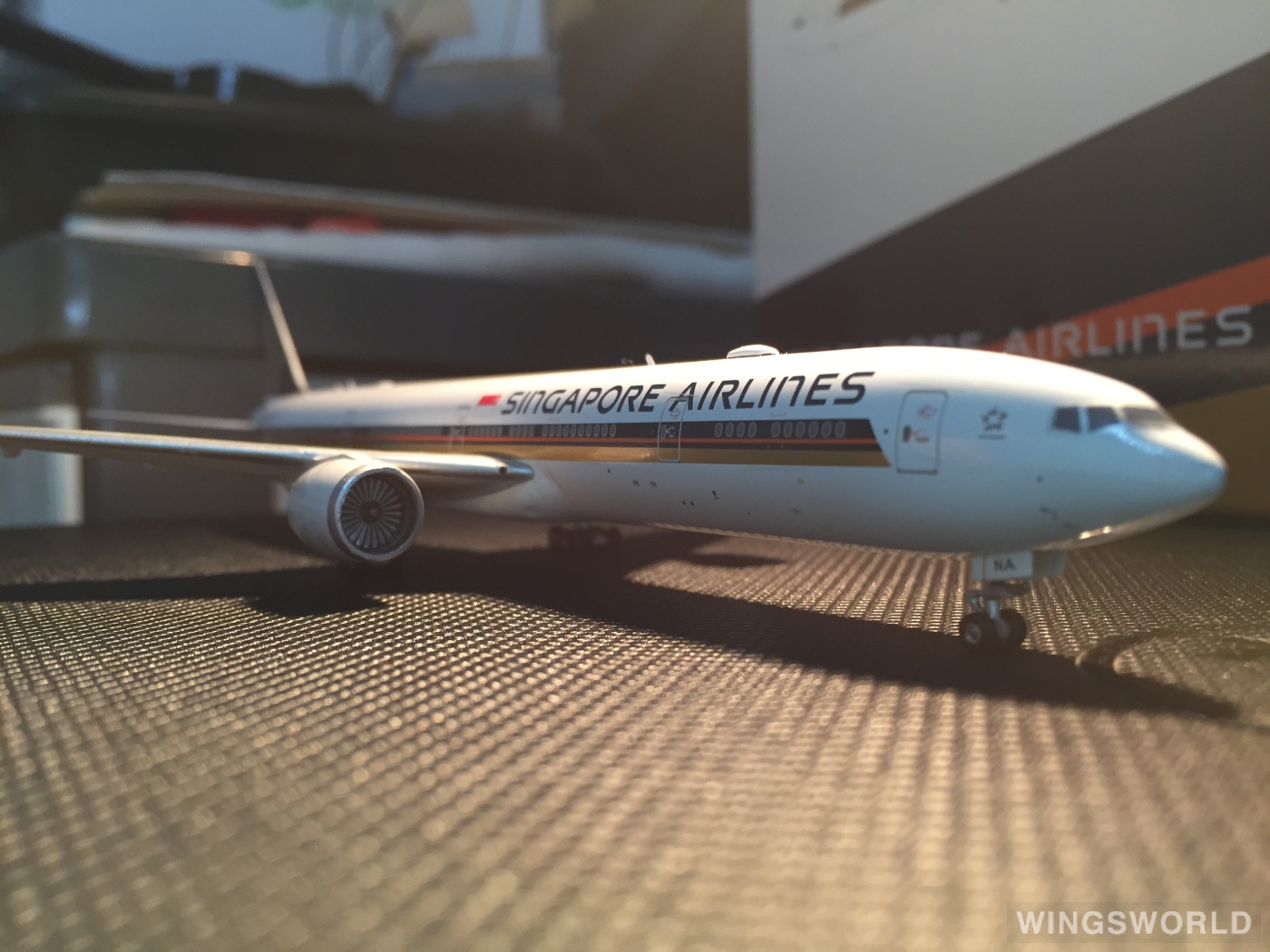Phoenix 1:400 PH11230 Singapore Airlines 新加坡航空 Boeing 777-300ER 9V-SNA