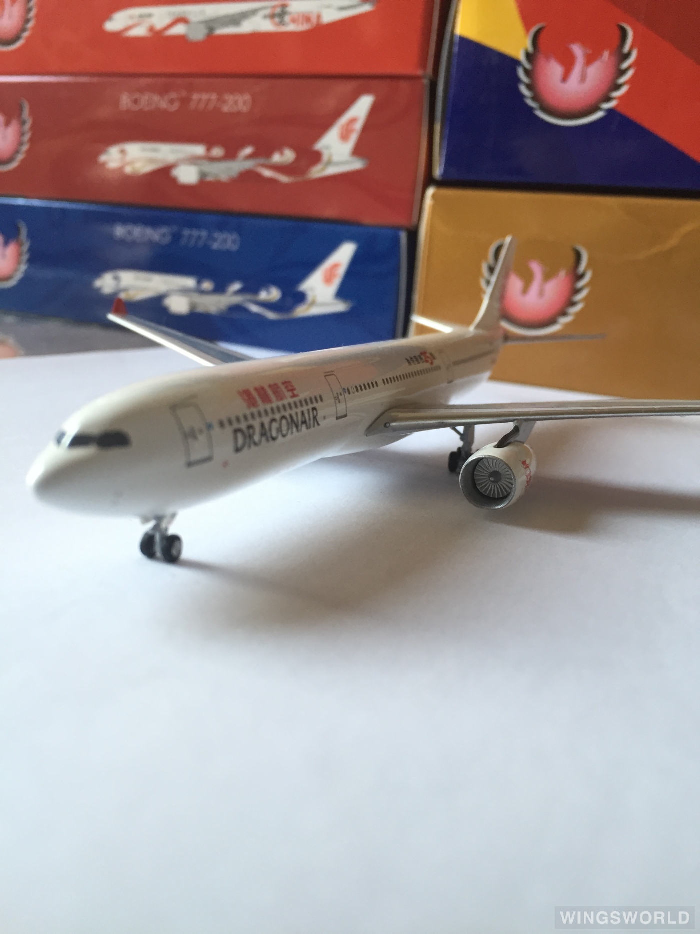 AeroClassics 1:400 ACBHWI Dragonair 港龙航空 Airbus A330-300 B-HWI