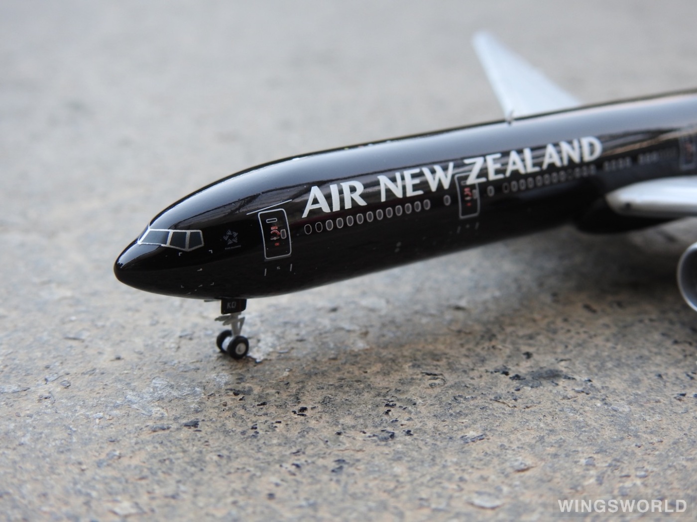 飛行機模型 Amazon | 童友社 1/72 零戦五二丙型 第302海軍航空隊 塗装済み