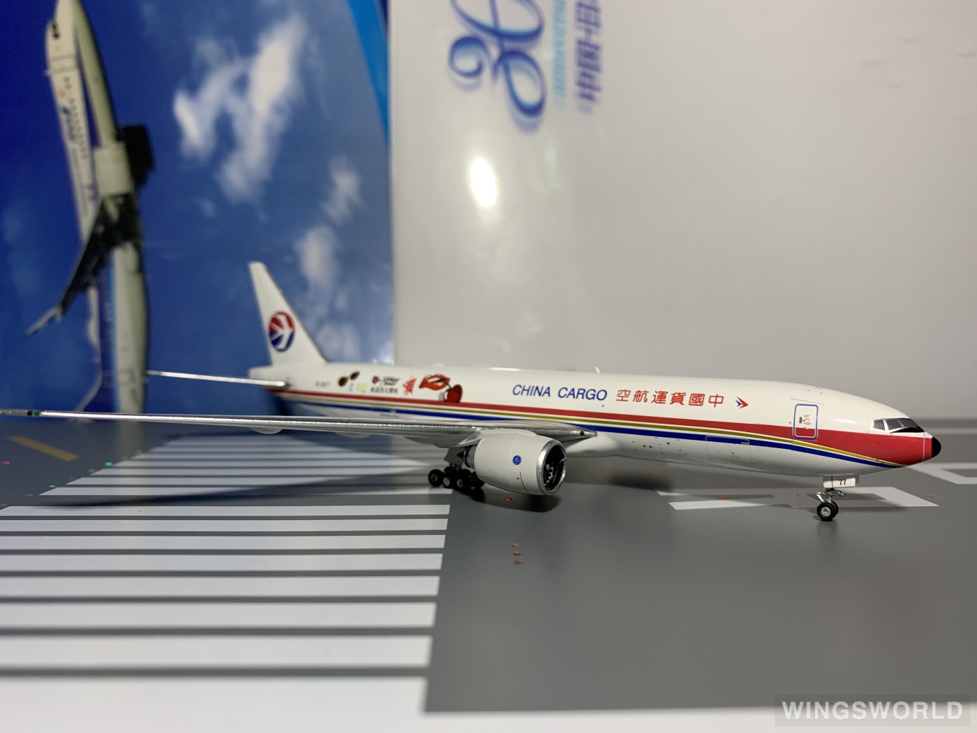 Phoenix 1:400 PH11400 China Cargo Airlines 中国货运航空 Boeing 777F B-2077